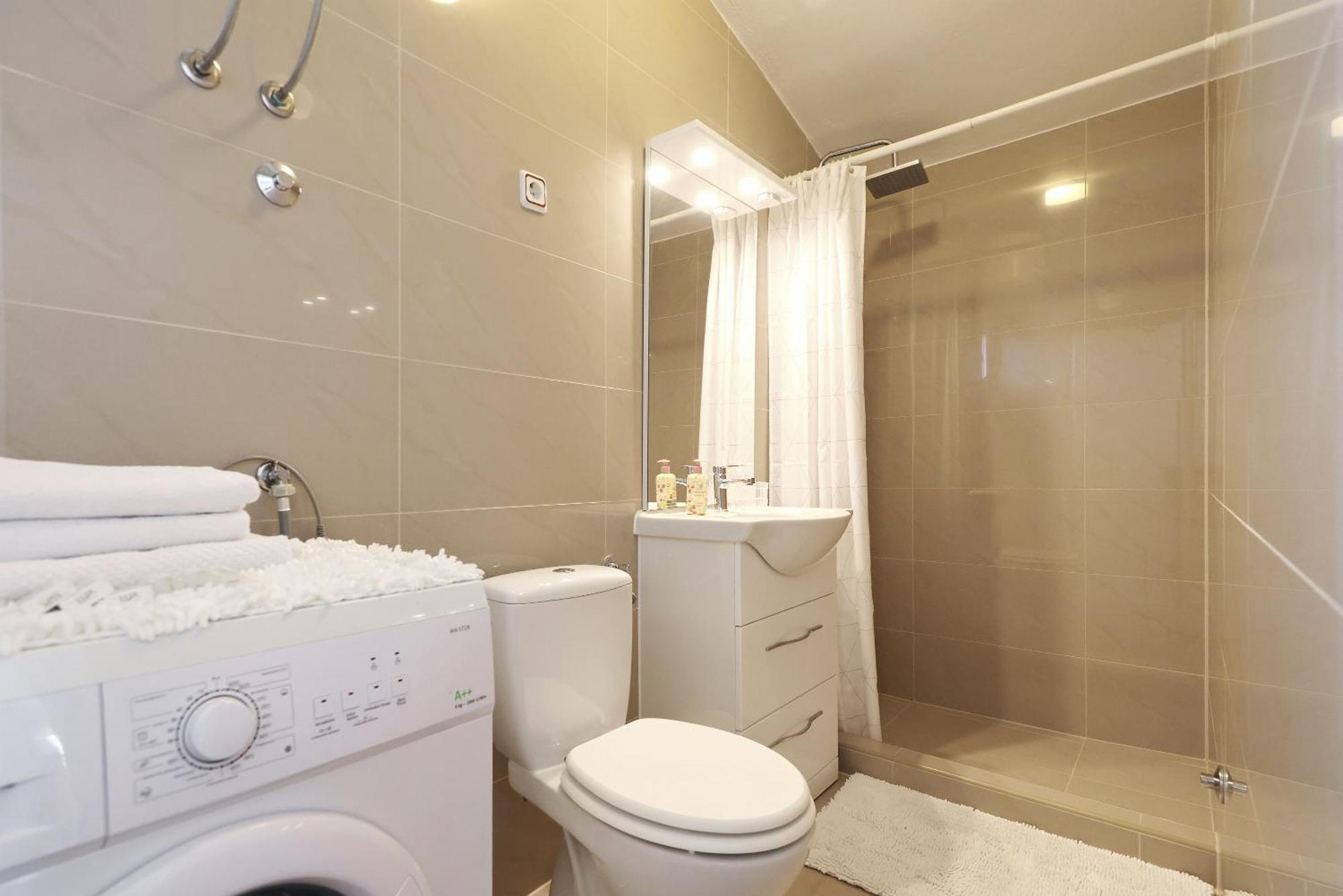 Apartments Rosini, 300M From The Beach With Shared Tavern And Bikes, Nin Exteriér fotografie