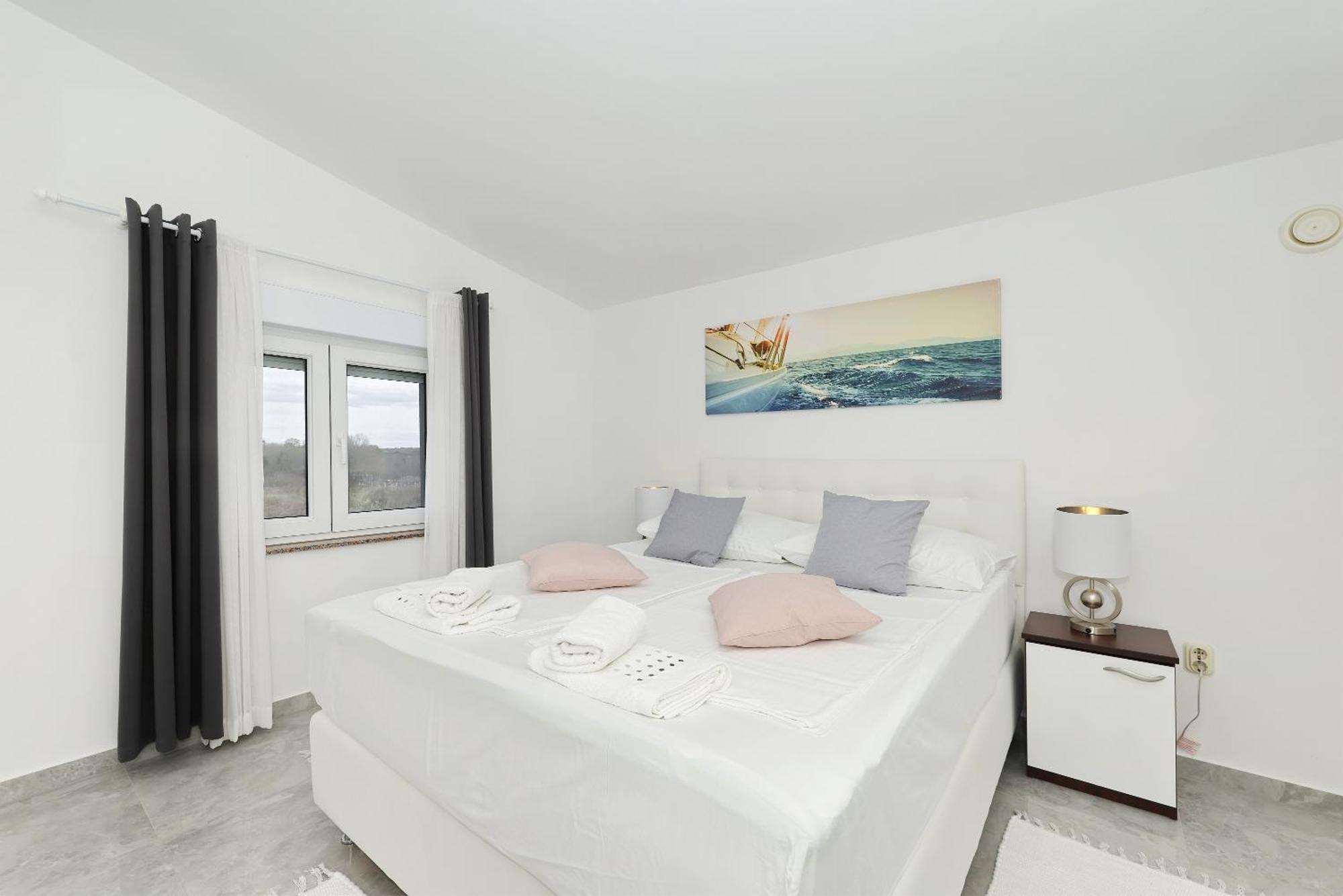 Apartments Rosini, 300M From The Beach With Shared Tavern And Bikes, Nin Exteriér fotografie