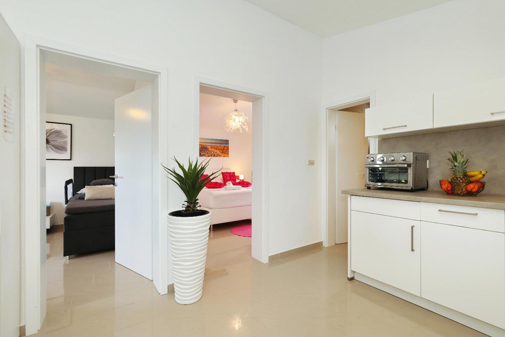 Apartments Rosini, 300M From The Beach With Shared Tavern And Bikes, Nin Exteriér fotografie