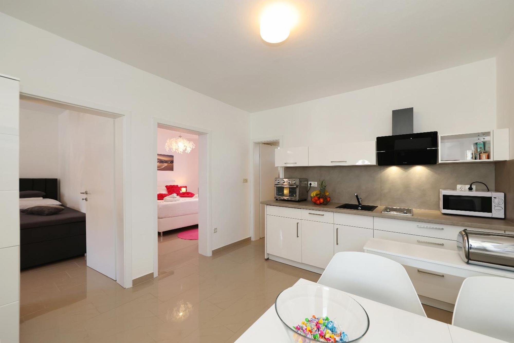 Apartments Rosini, 300M From The Beach With Shared Tavern And Bikes, Nin Exteriér fotografie