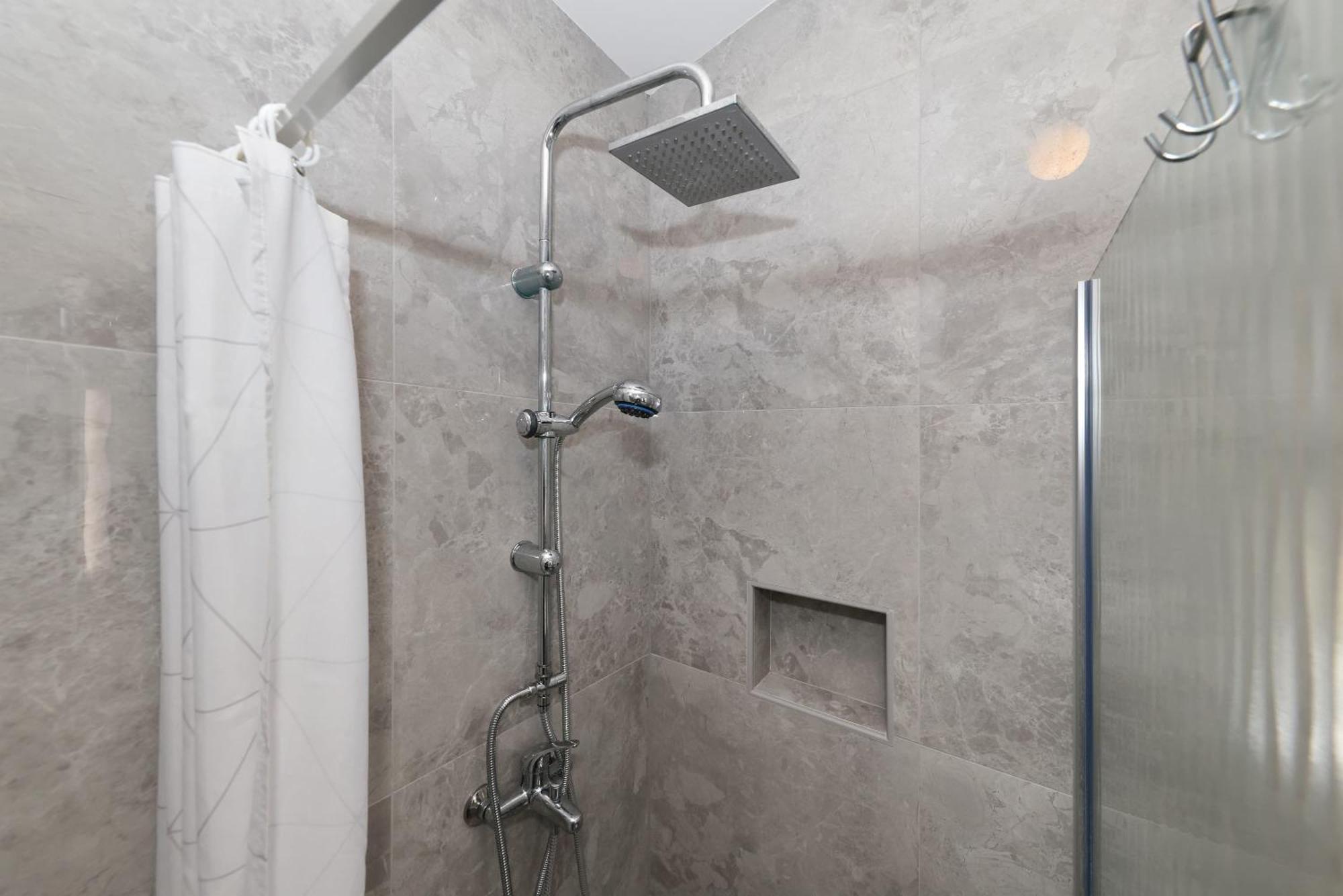 Apartments Rosini, 300M From The Beach With Shared Tavern And Bikes, Nin Exteriér fotografie