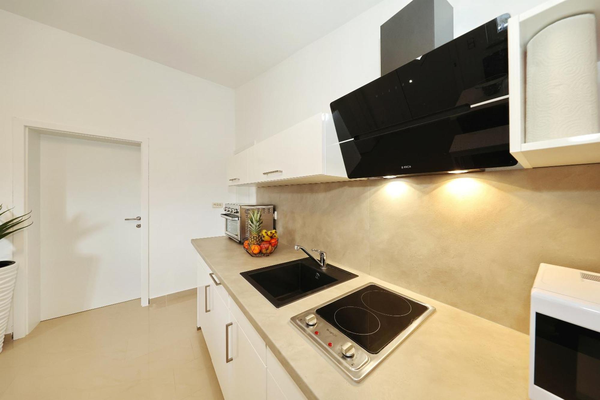 Apartments Rosini, 300M From The Beach With Shared Tavern And Bikes, Nin Exteriér fotografie