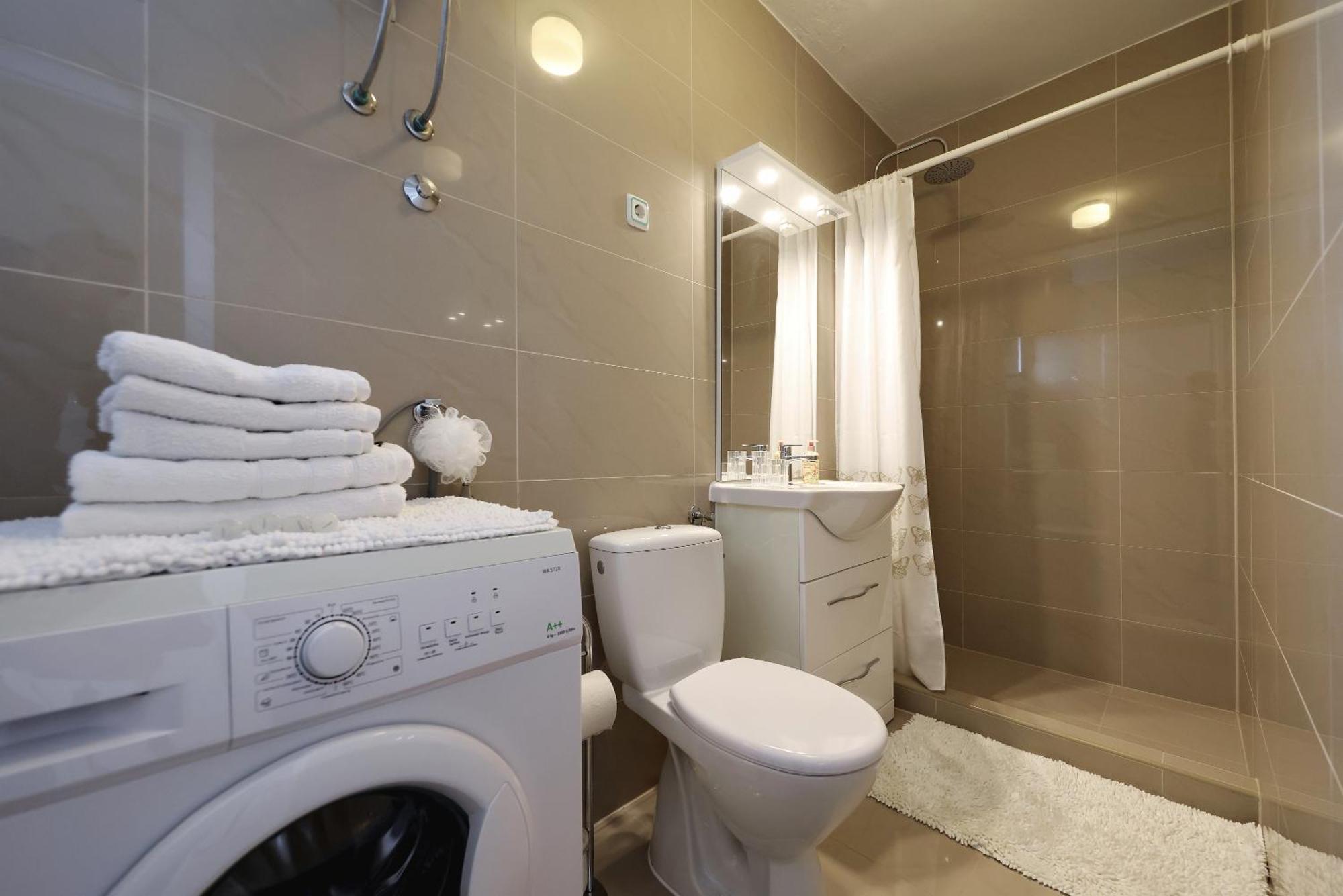 Apartments Rosini, 300M From The Beach With Shared Tavern And Bikes, Nin Exteriér fotografie