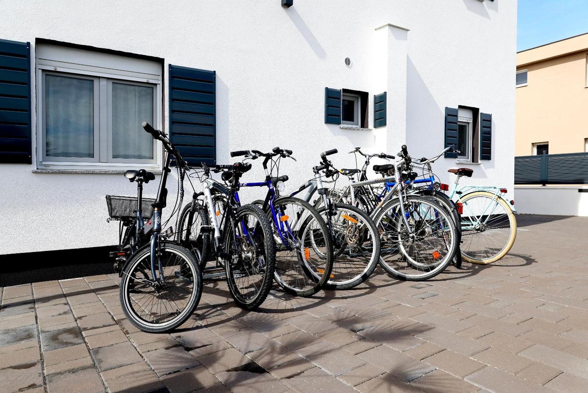 Apartments Rosini, 300M From The Beach With Shared Tavern And Bikes, Nin Exteriér fotografie